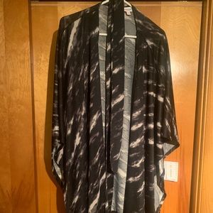 Lularoe Savannah cardigan wrap